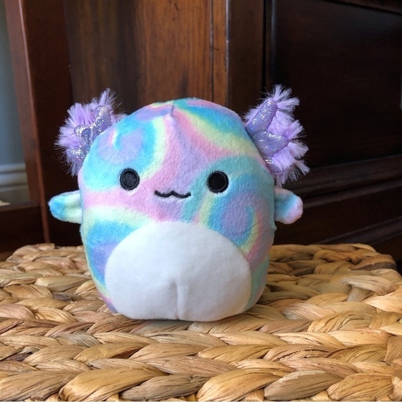 Squishmallows Mystery Capsule: Vivie the Deep Sea Axolotl in 4" - Picture 2 of 5